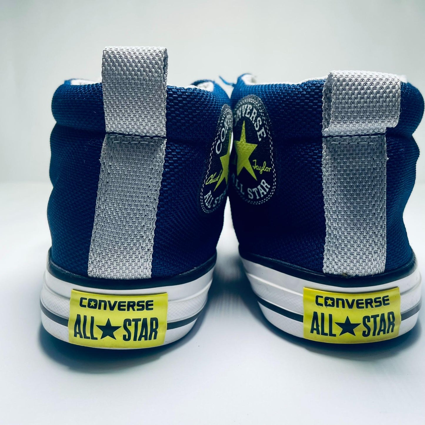 Converse Chuck Taylor All Star Mid-Top Style Navy Blue